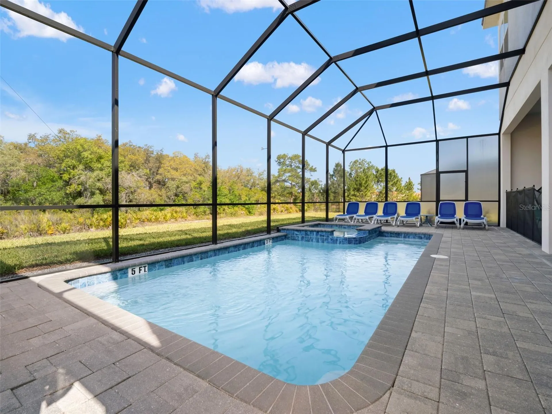 2021 Oak Creek Loop Davenport FL 33837