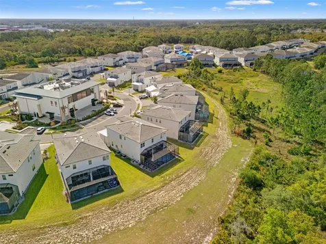 2021 Oak Creek Loop Davenport FL 33837