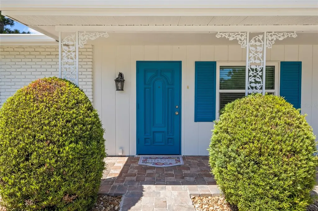 2411 Gulf Gate Drive Sarasota FL 34231