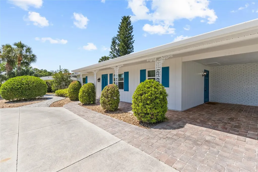 2411 Gulf Gate Drive Sarasota FL 34231