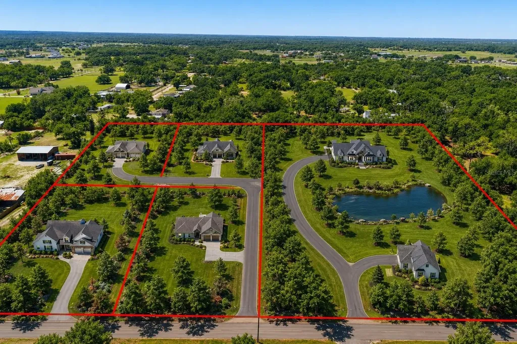 19084 Red Bird Lane Lithia FL 33547