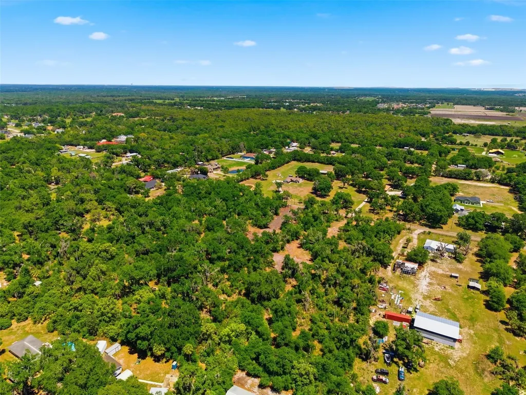 19084 Red Bird Lane Lithia FL 33547