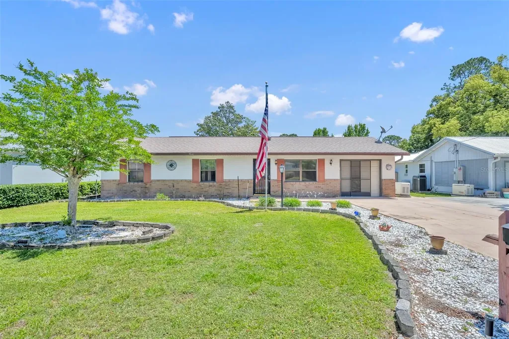 221 Grande Vista Street Debary FL 32713