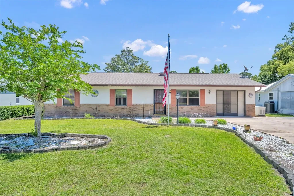 221 Grande Vista Street Debary FL 32713