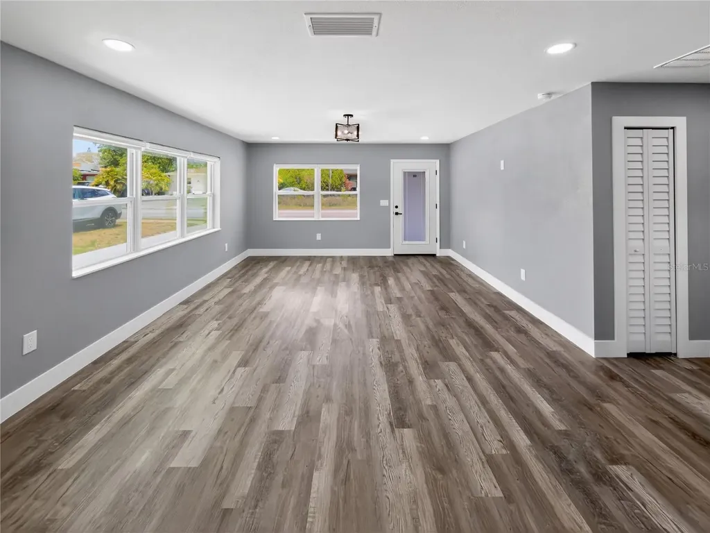 2710 W Cypress Street Tampa FL 33609