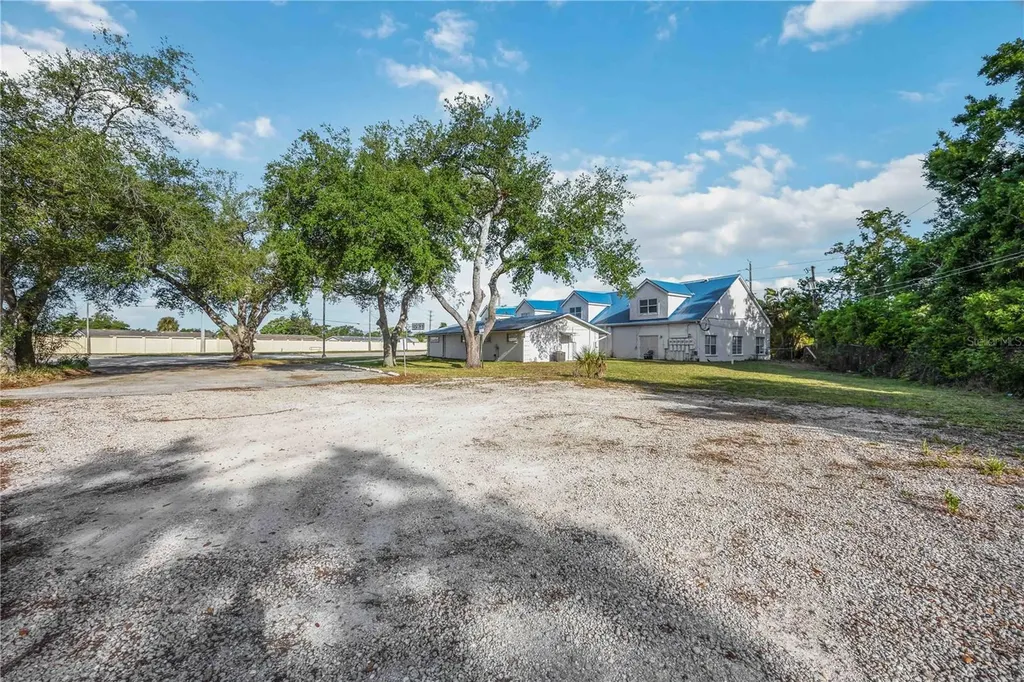 2061 Englewood Road Englewood FL 34223