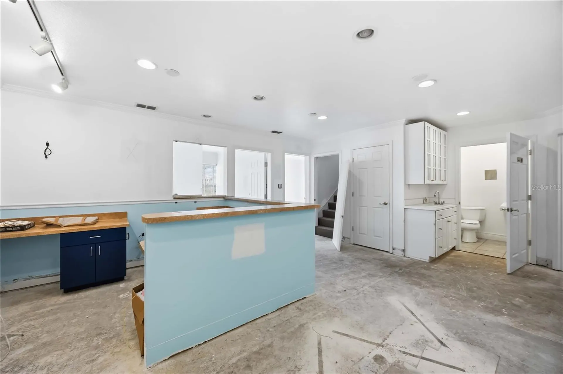 2061 Englewood Road Englewood FL 34223
