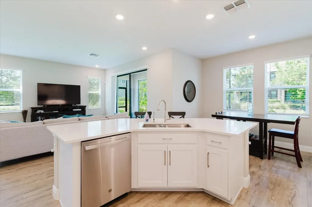 4531 Almada Lane SE Wesley Chapel FL 33543