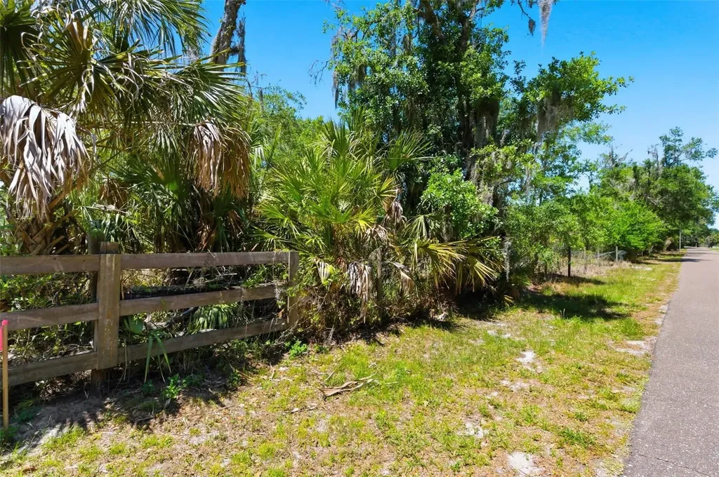 19084 Red Bird Lane Lithia FL 33547