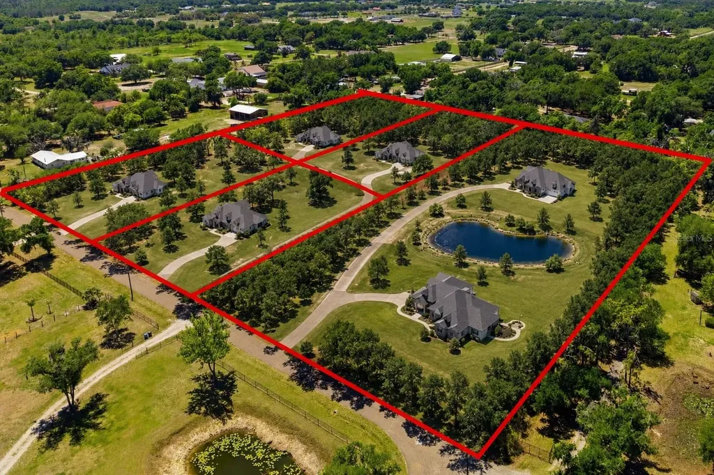 19084 Red Bird Lane Lithia FL 33547