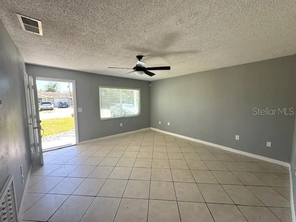 5172 Island Date Street Sarasota FL 34232
