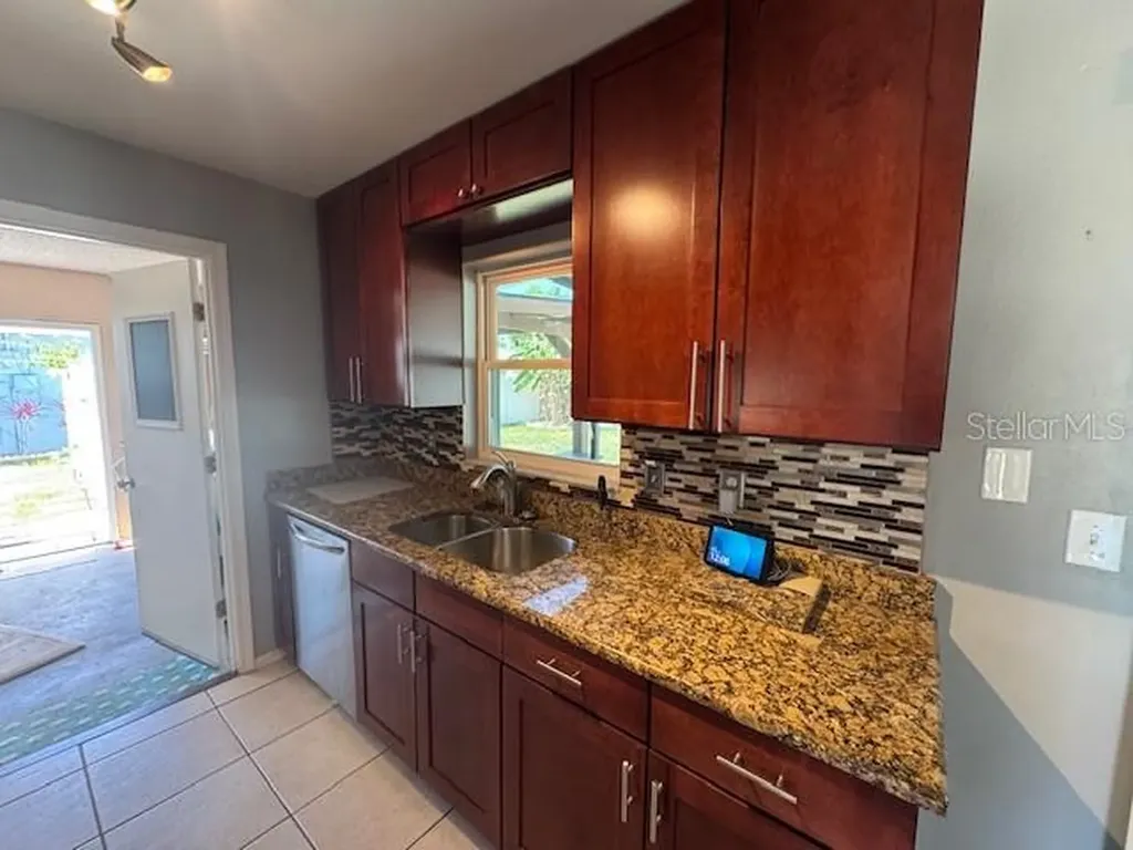5172 Island Date Street Sarasota FL 34232