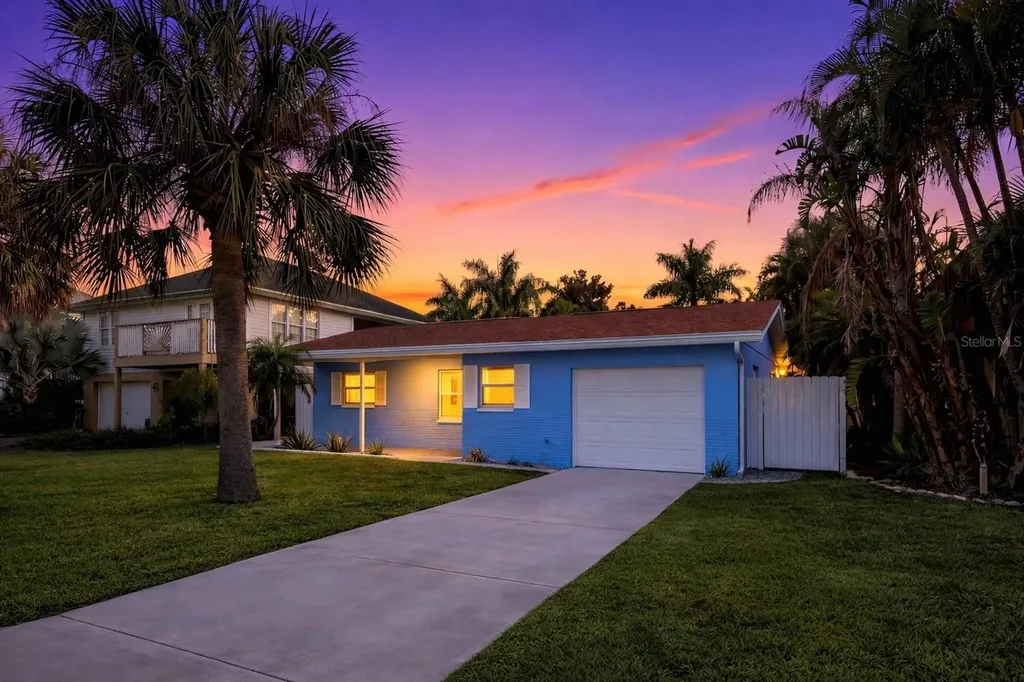 17734 1st Street E Redington Shores FL 33708