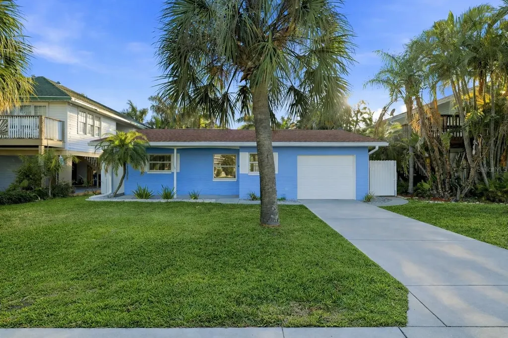 17734 1st Street E Redington Shores FL 33708
