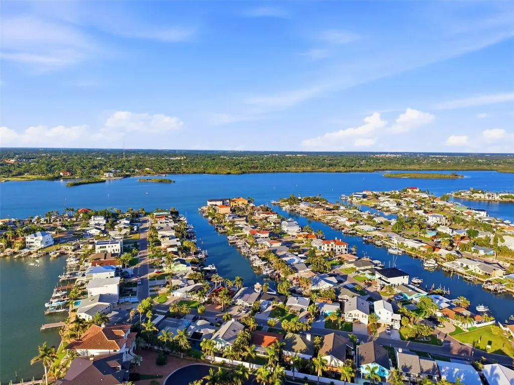 17734 1st Street E Redington Shores FL 33708