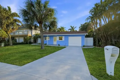 17734 1st Street E Redington Shores FL 33708