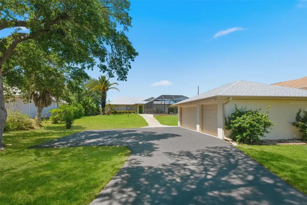 880 Lemon Bay Drive Venice FL 34293