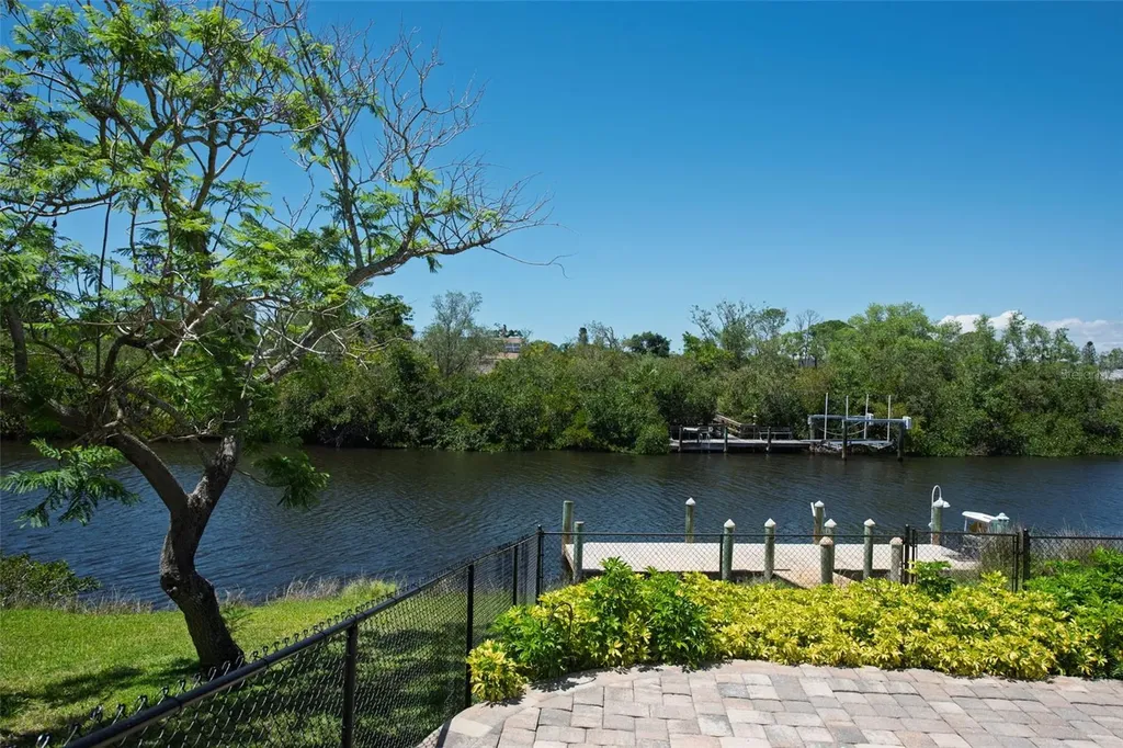 880 Lemon Bay Drive Venice FL 34293