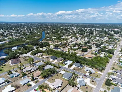 880 Lemon Bay Drive Venice FL 34293