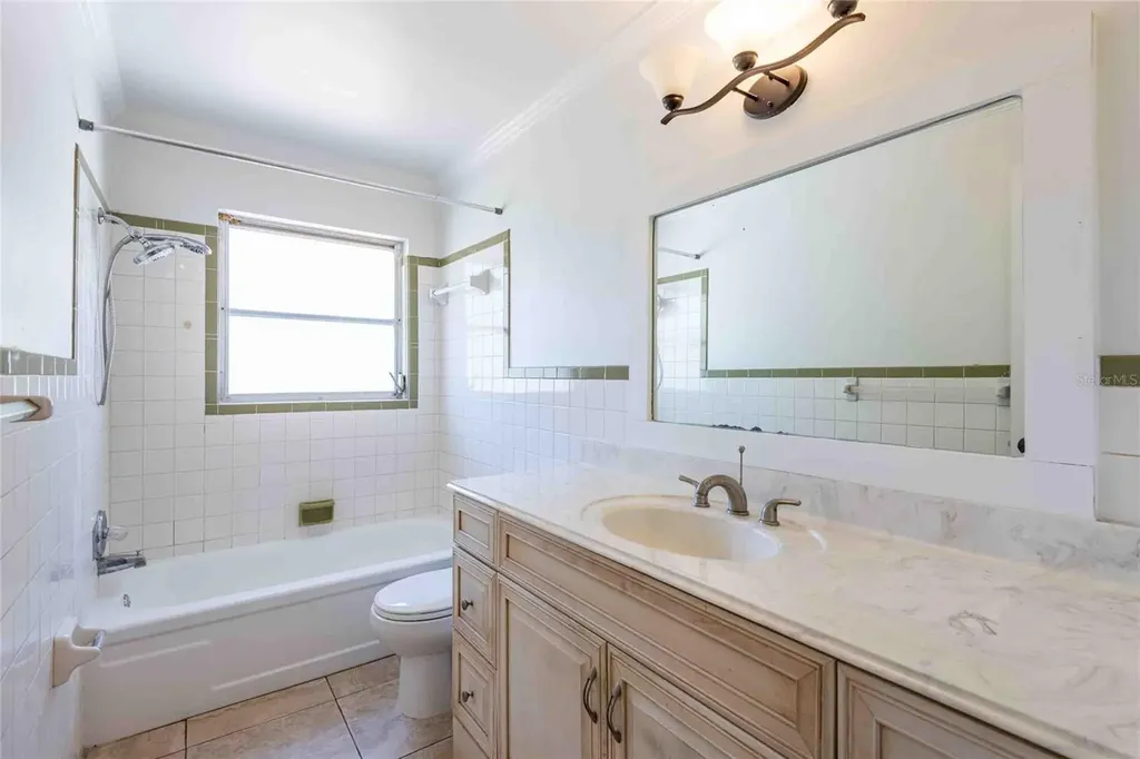 2741 37th Street S St Petersburg FL 33711