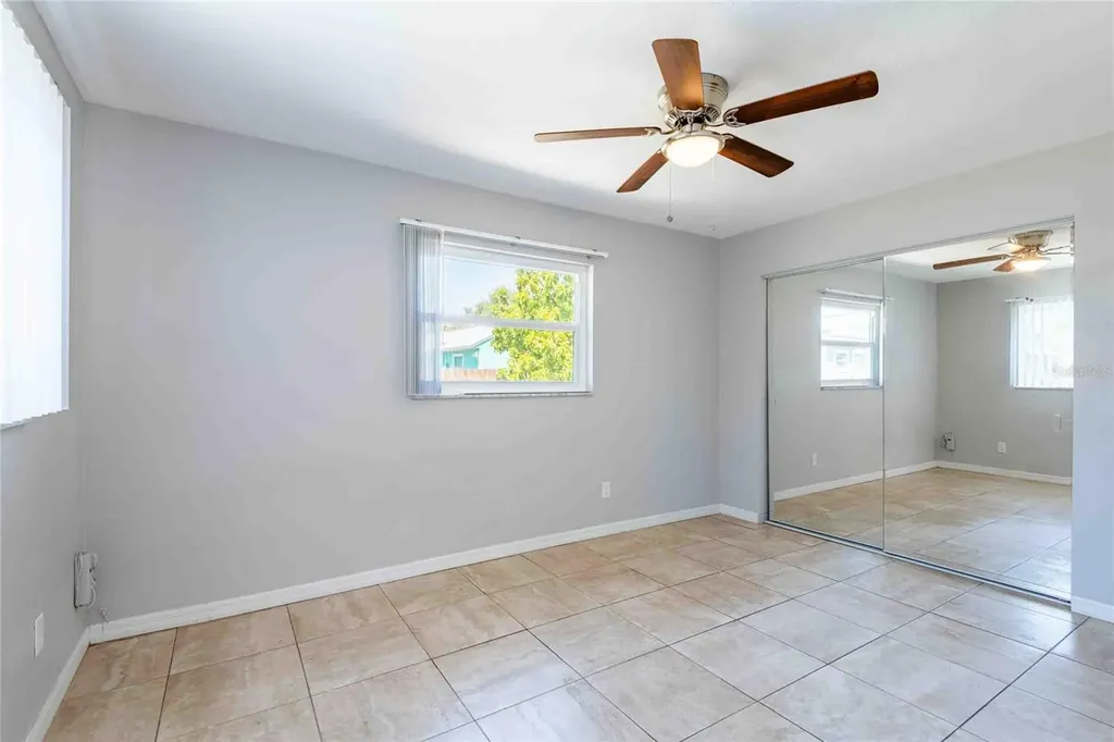 2741 37th Street S St Petersburg FL 33711