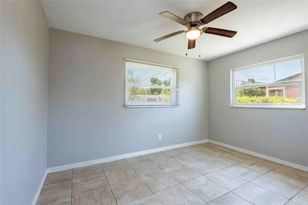 2741 37th Street S St Petersburg FL 33711