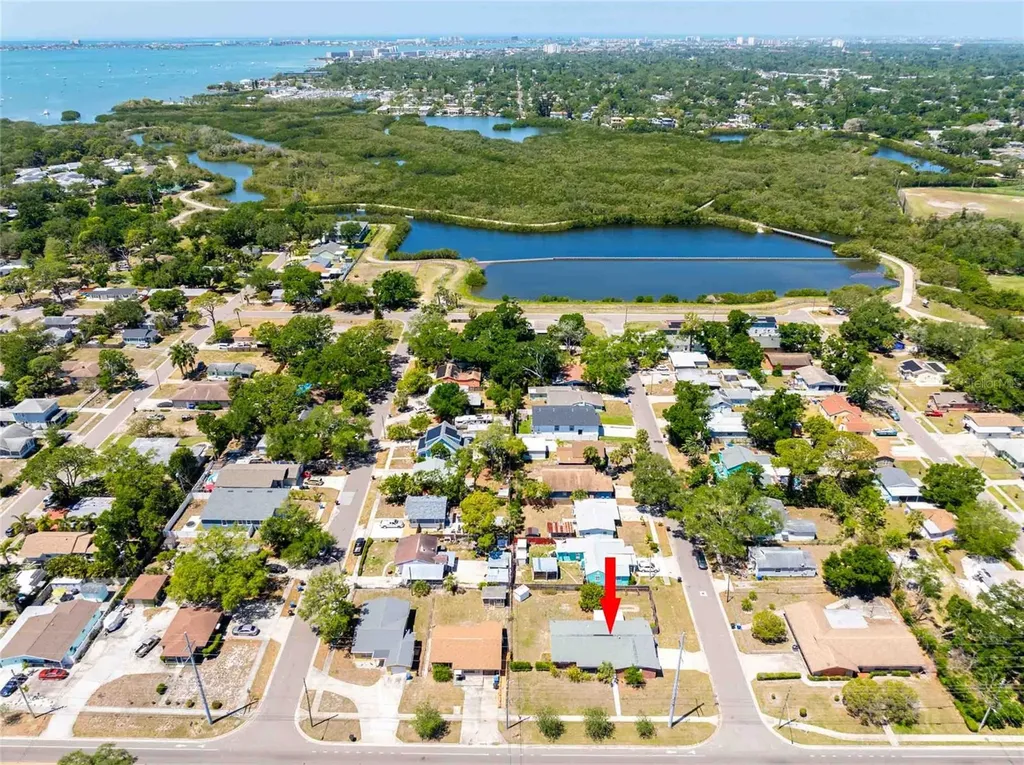 2741 37th Street S St Petersburg FL 33711