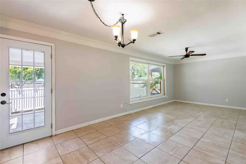 2741 37th Street S St Petersburg FL 33711