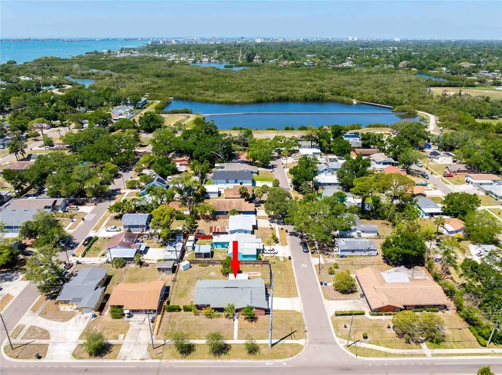 2741 37th Street S St Petersburg FL 33711