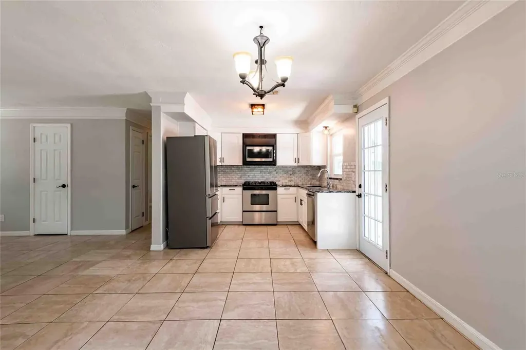 2741 37th Street S St Petersburg FL 33711