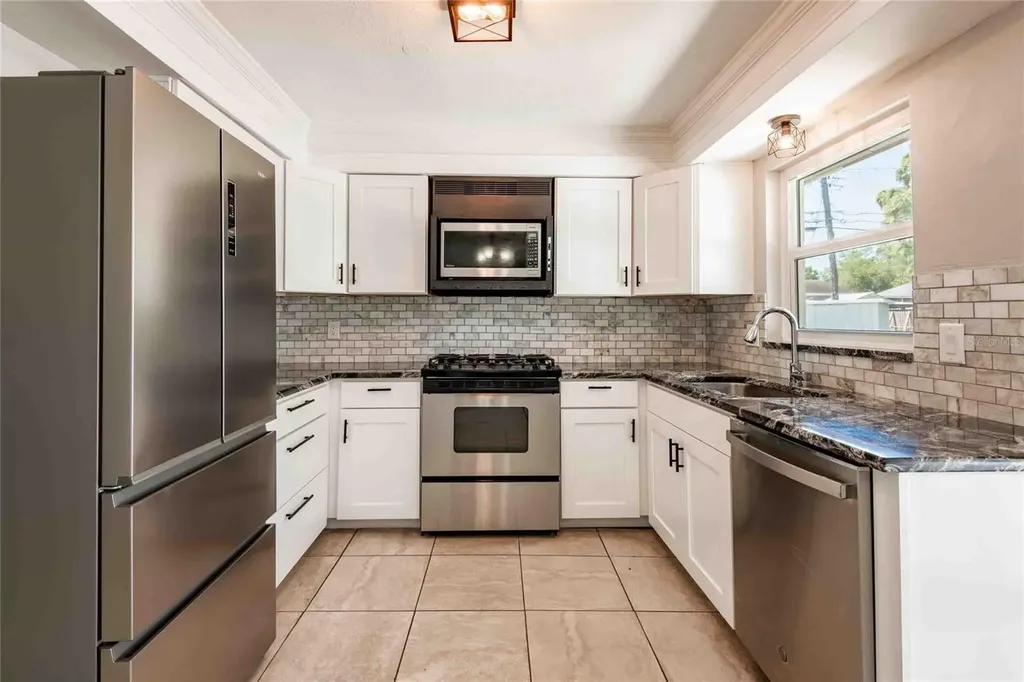 2741 37th Street S St Petersburg FL 33711