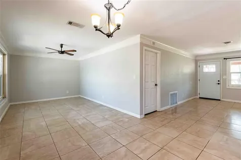 2741 37th Street S St Petersburg FL 33711