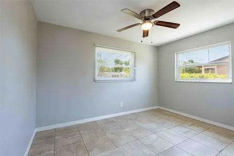 2741 37th Street S St Petersburg FL 33711