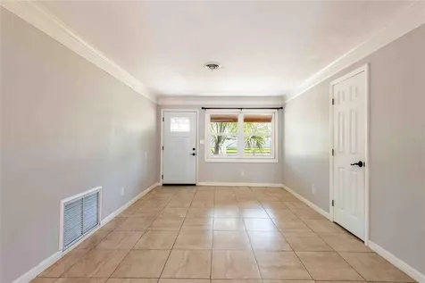2741 37th Street S St Petersburg FL 33711
