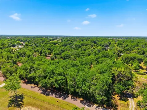 19084 Red Bird Lane Lithia FL 33547