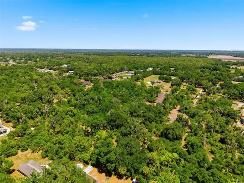 19084 Red Bird Lane Lithia FL 33547