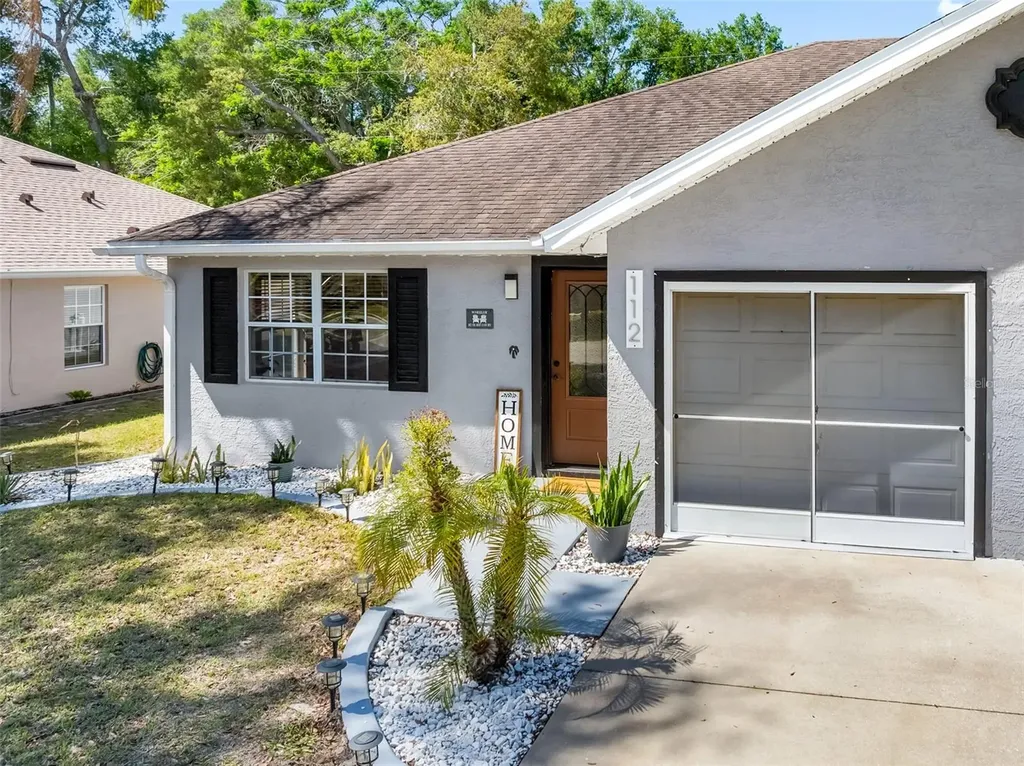 112 Hurst Court Deland FL 32724