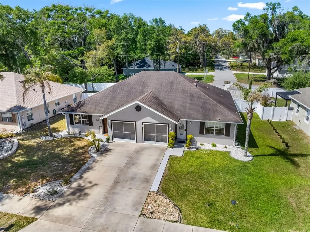 112 Hurst Court Deland FL 32724