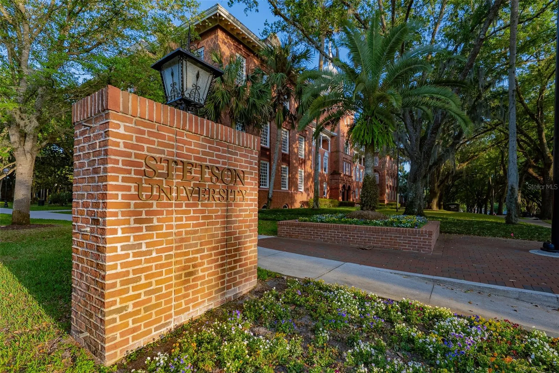 112 Hurst Court Deland FL 32724