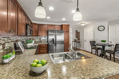 112 Hurst Court Deland FL 32724