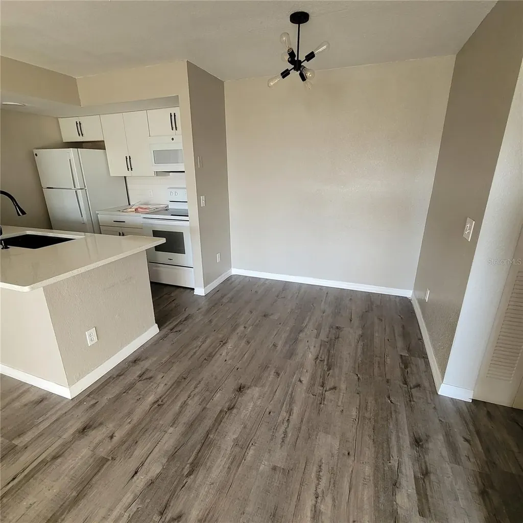 5160 Conroy Road Orlando FL 32811