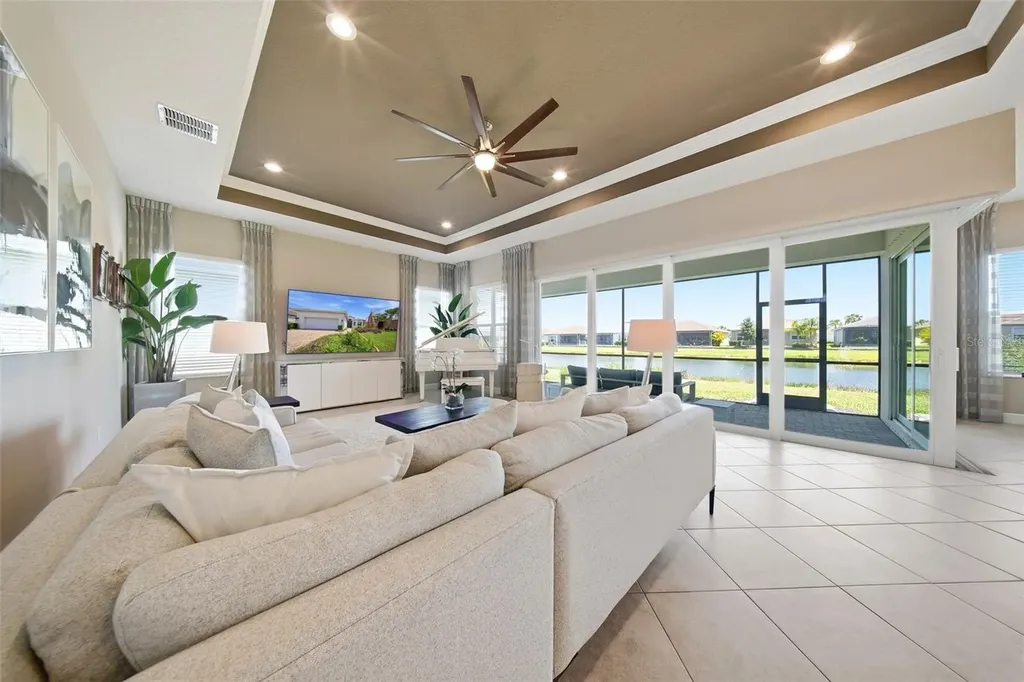 15528 Corona Del Mar Drive Wimauma FL 33598