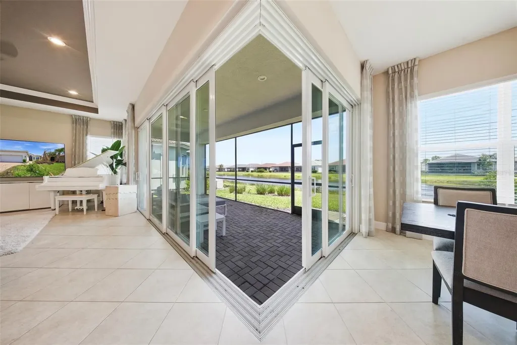 15528 Corona Del Mar Drive Wimauma FL 33598