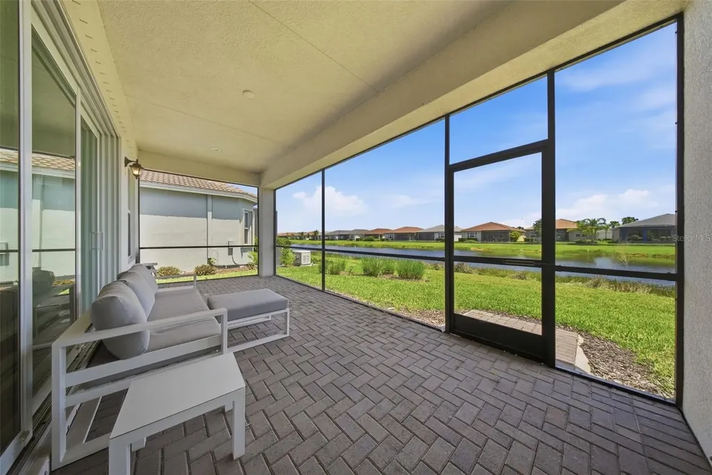 15528 Corona Del Mar Drive Wimauma FL 33598