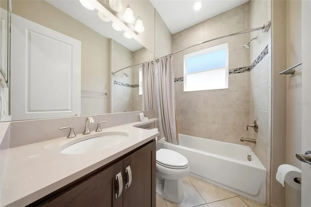 15528 Corona Del Mar Drive Wimauma FL 33598