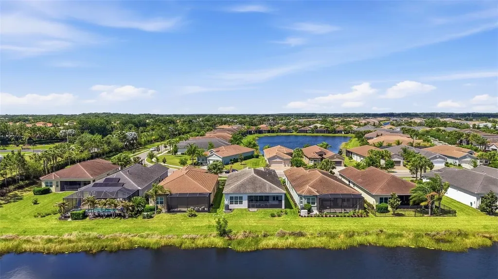 15528 Corona Del Mar Drive Wimauma FL 33598