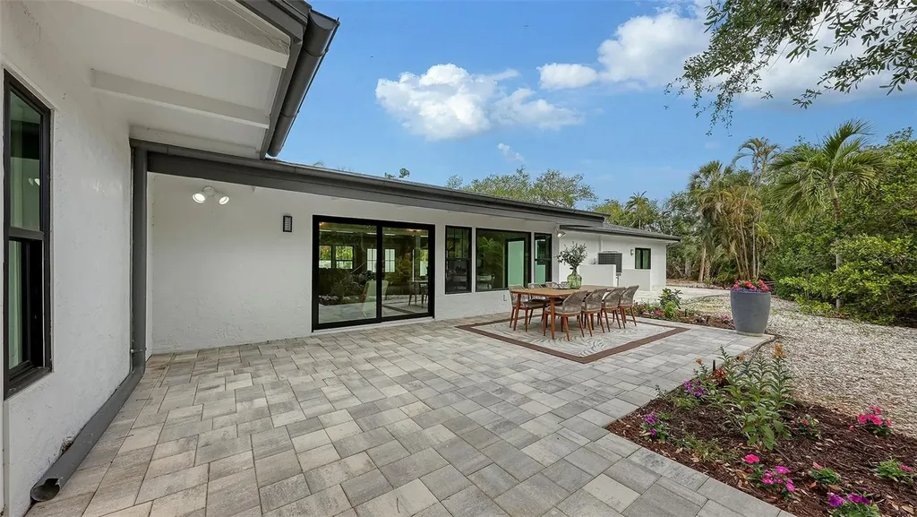 7345 Pine Needle Road Sarasota FL 34242