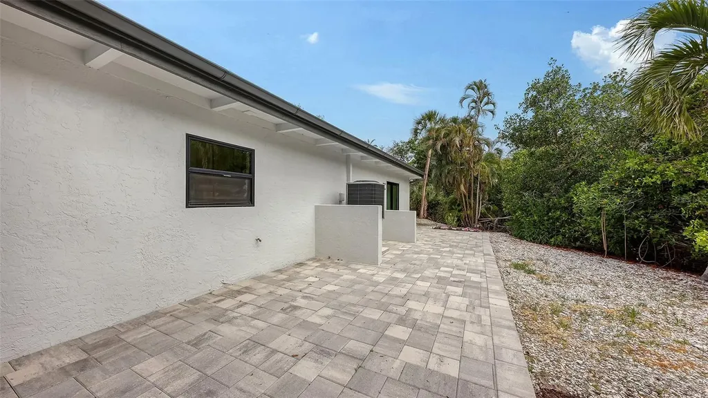 7345 Pine Needle Road Sarasota FL 34242