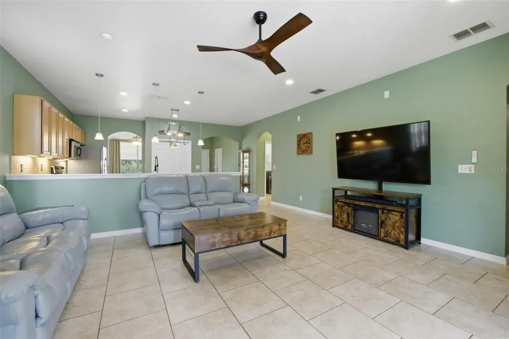 35937 Dawn Drive Leesburg FL 34788