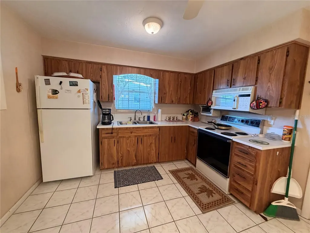 1640 Juno Trail Astor FL 32102